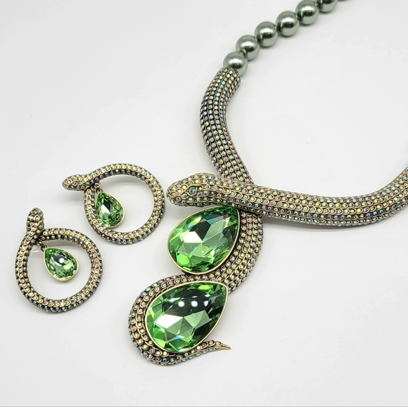 Heidi Daus Peridot Swarovski Crystal Snake/Serpent Statement Jewelry Set - Picture 5 of 13